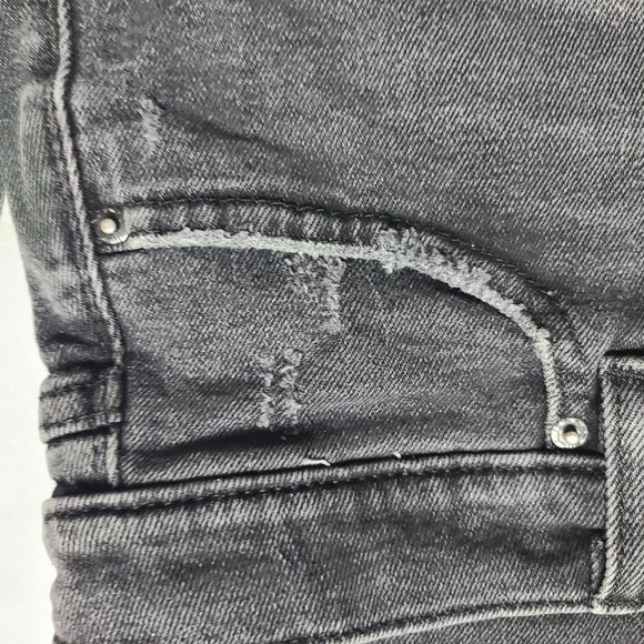 BDG Denim Tom Girl Mid Rise Frayed Hem Distressed Jean Shorts Size 28 - Picture 5 of 13